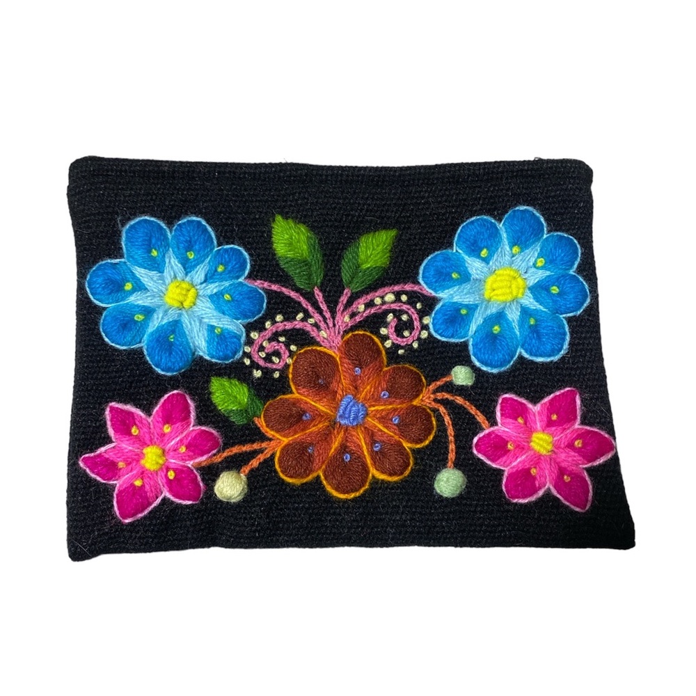 Stunning Peruvian Black Pouch 👝made in Peru by Andean locals